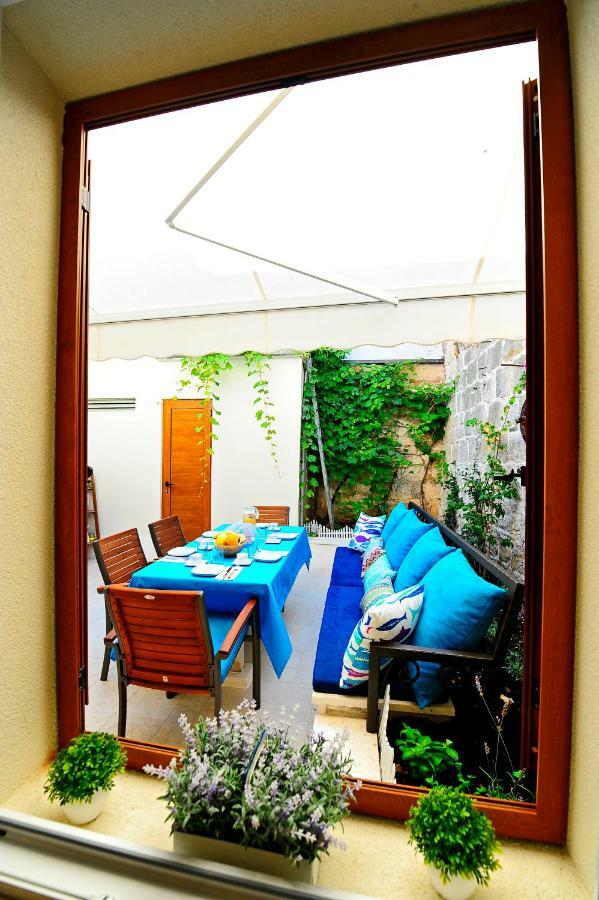 Luxury Apartment Dvor Split Exterior photo