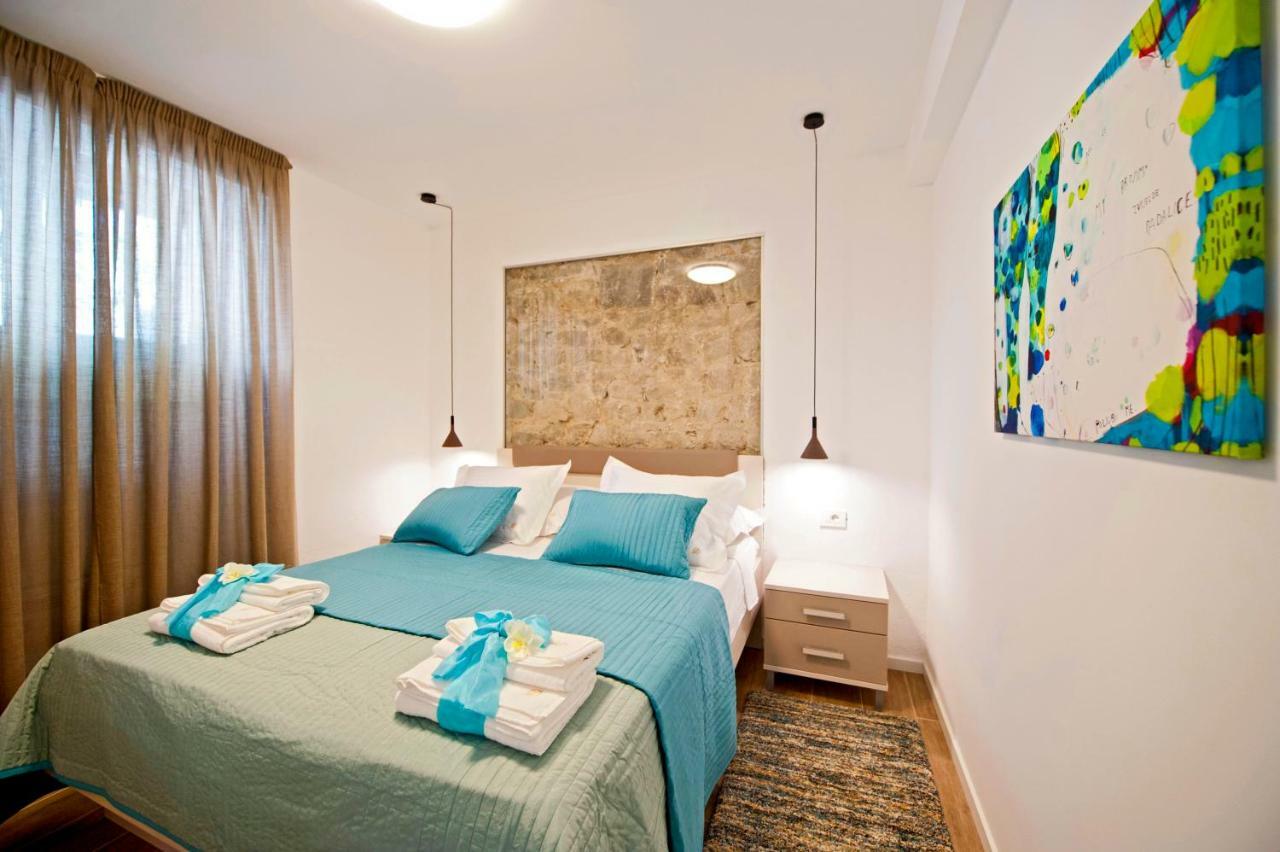 Luxury Apartment Dvor Split Exterior photo