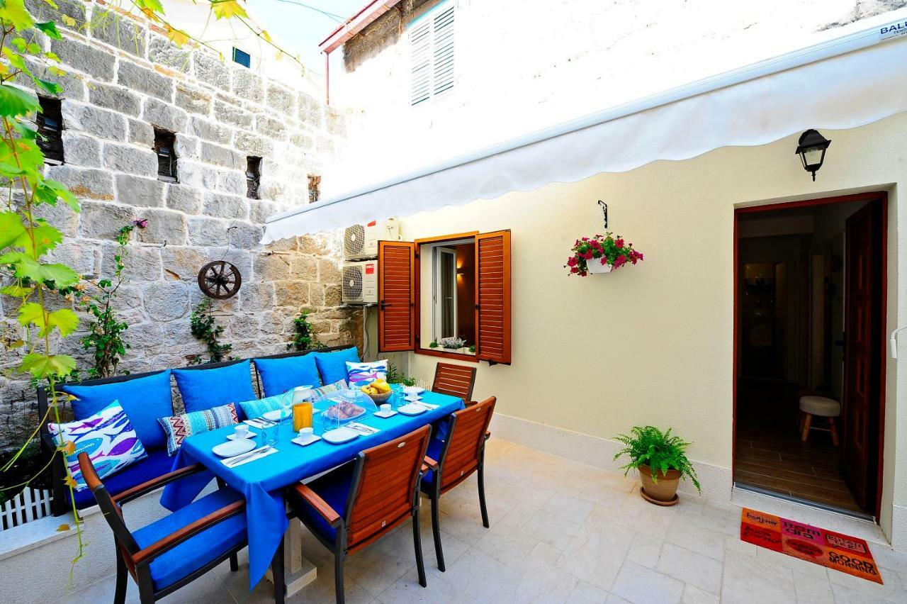 Luxury Apartment Dvor Split Exterior photo