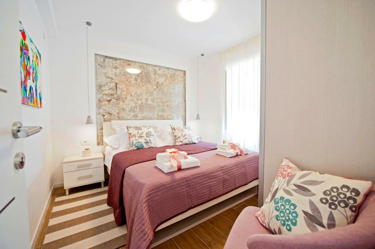 Luxury Apartment Dvor Split Exterior photo
